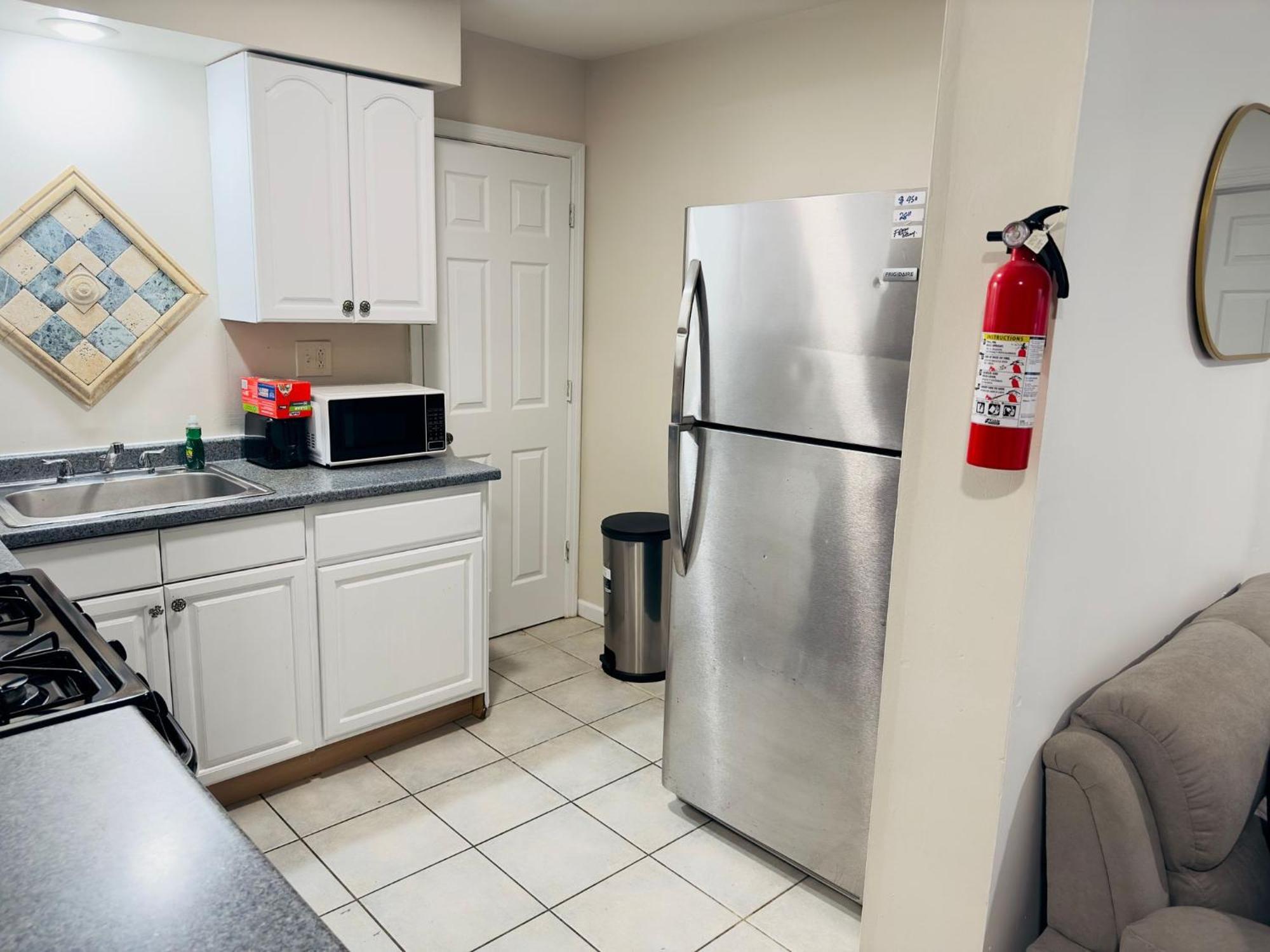 Cosy Bedroom 6 Minutes To Ewr Prudential Hotels Pen Station Newark Buitenkant foto
